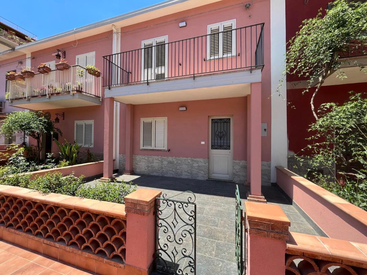 La Ginestra Hotel Giardini Naxos Ngoại thất bức ảnh